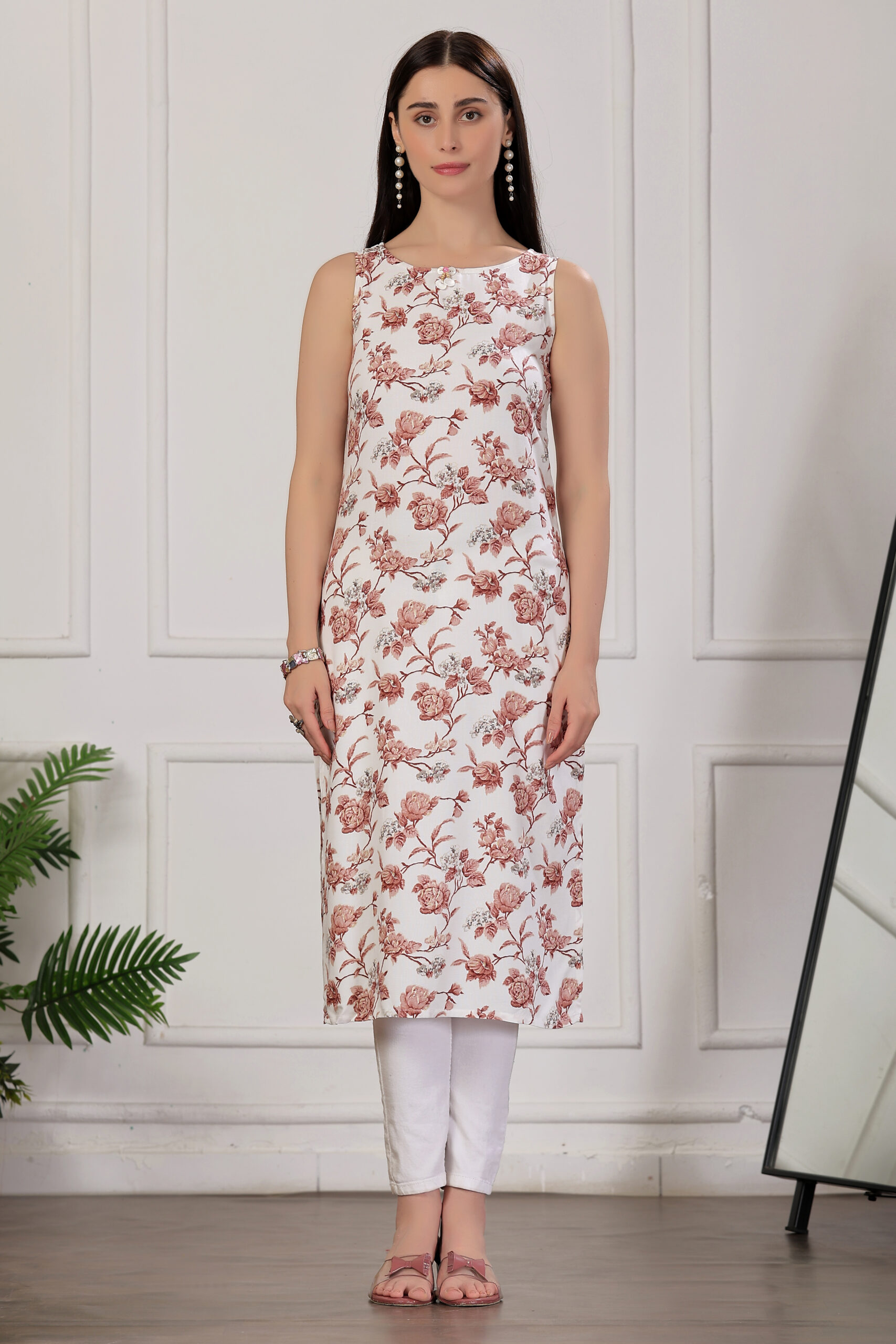 women floral printed boat neck sleeveless kurti